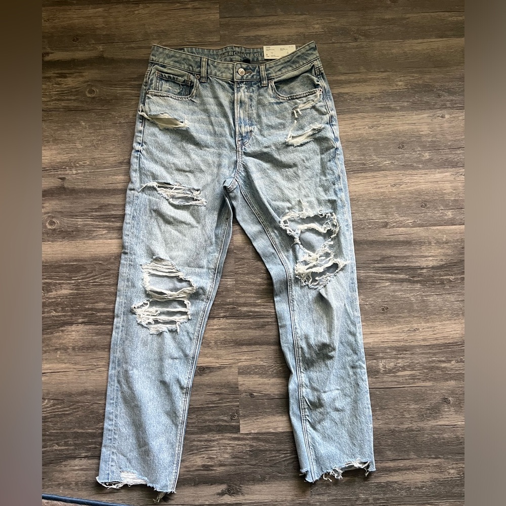 NWT American Eagle mom jeans
